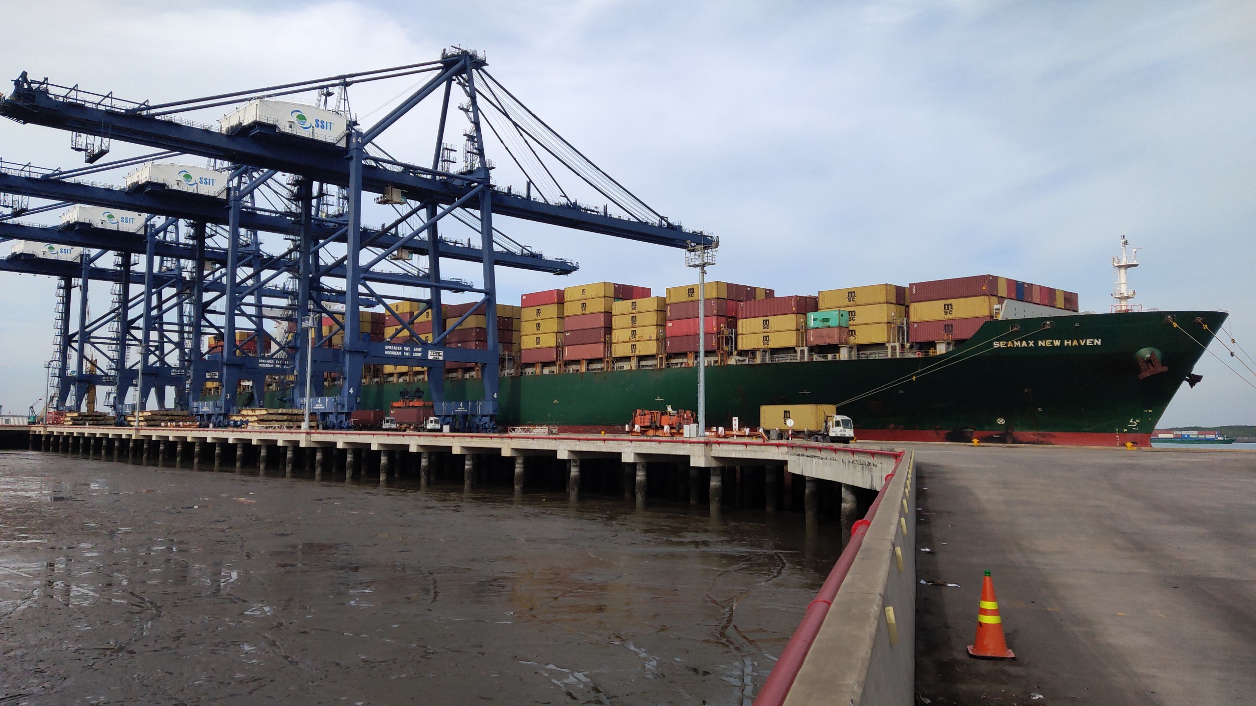 M/V SEAMAX NEW HAVEN calling SSIT on last day of 2020 with total volume more than 8,600 TEU